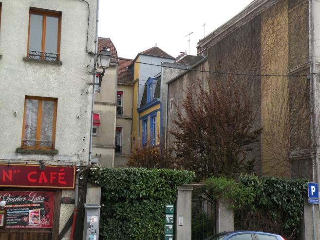  vieux immeubles, rue Louis Mony